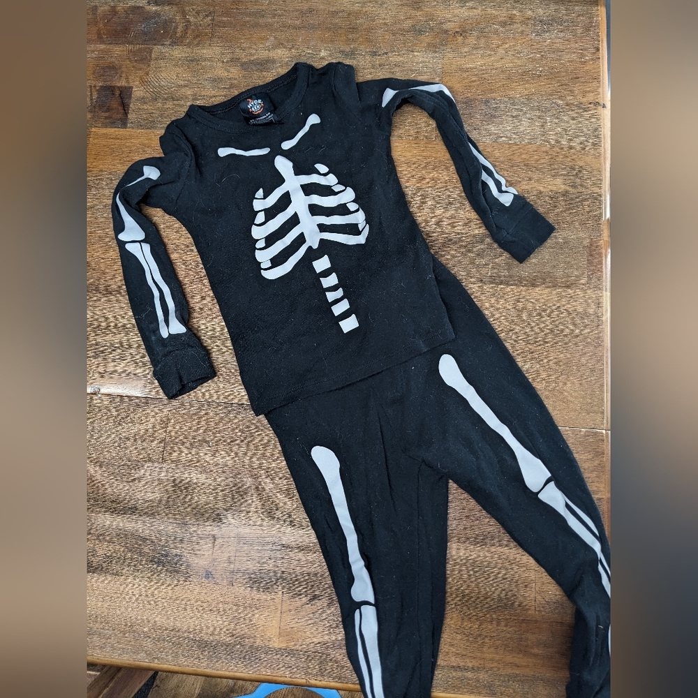 Hyde & Eek Skeleton Pajamas/Costume, 3T